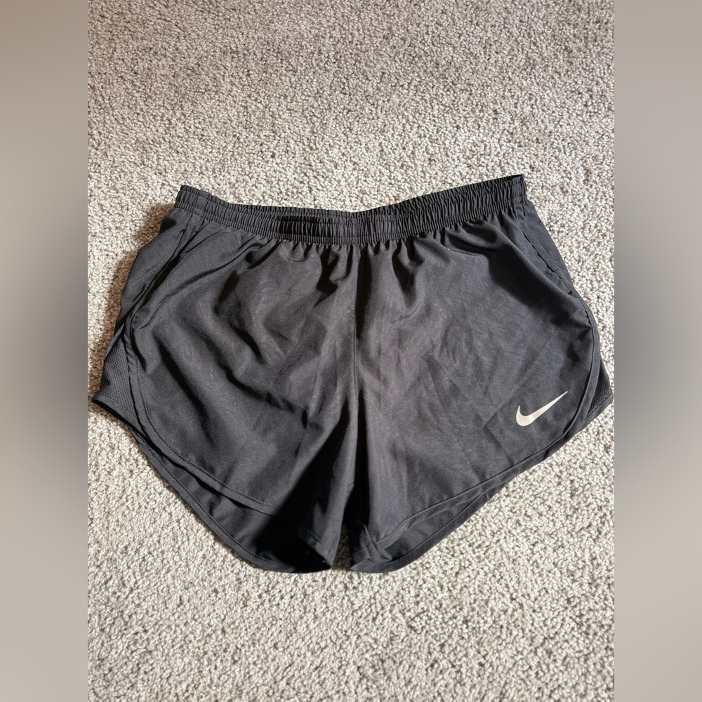NIKE Athletic Sweat-Wicking Performance Dri-Fit Shorts Built In Briefs Sz Small